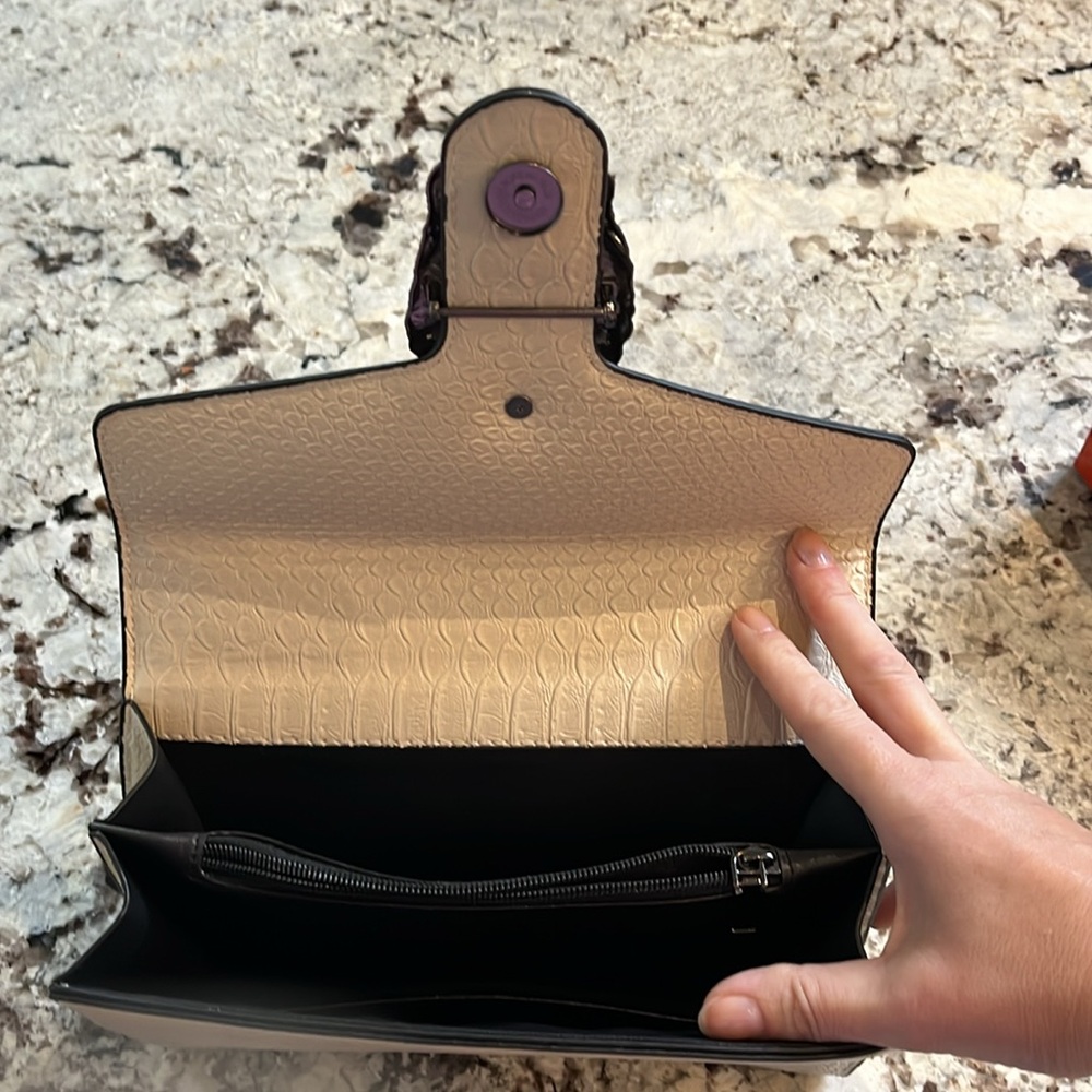 Cream handbag from Amazon. Pre-owned Excellent condition. - Picture 3 of 5